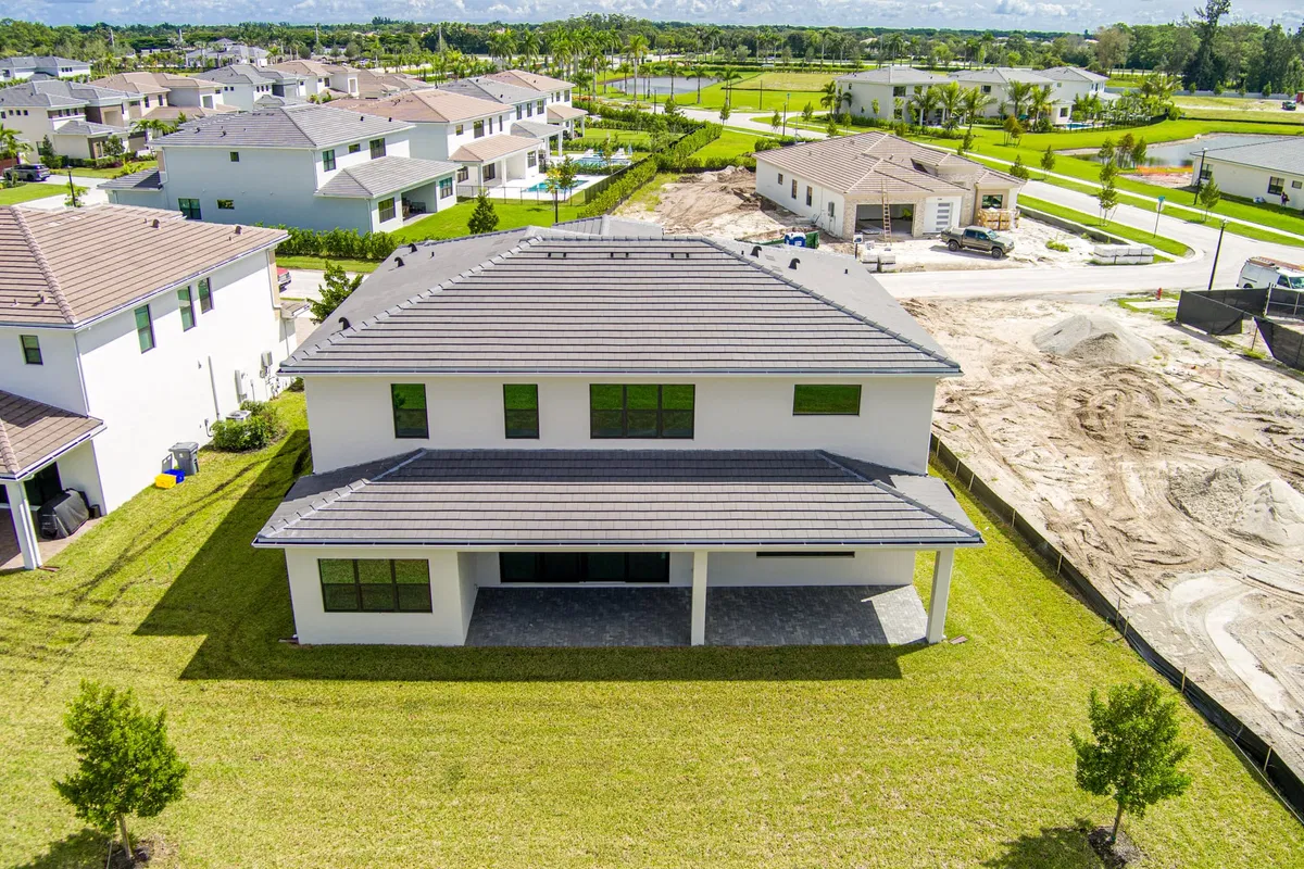 Whitmore Estates Residence photo 37