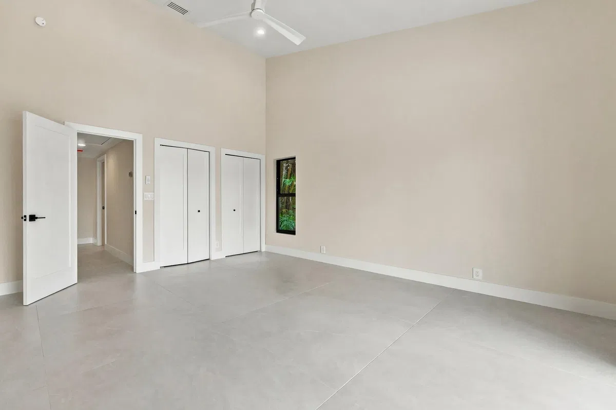  Residence photo 82