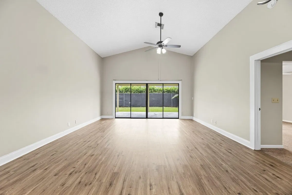 Residence photo 7