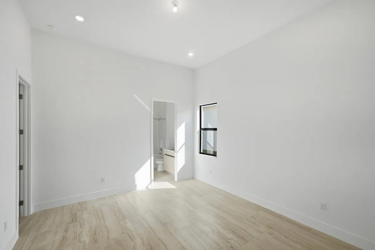  Residence photo 34