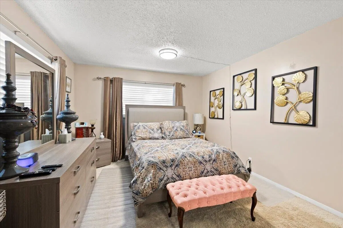 Unit 853 photo 16