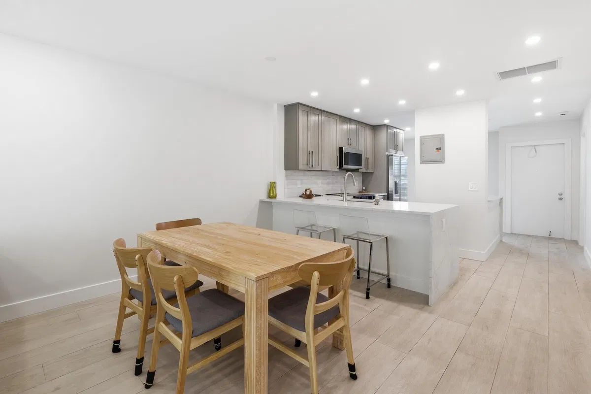 Unit 203 photo 7