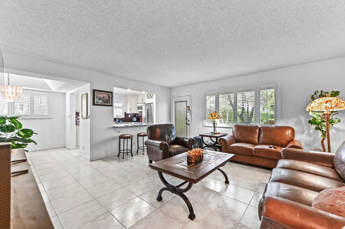 Unit 124 photo 10