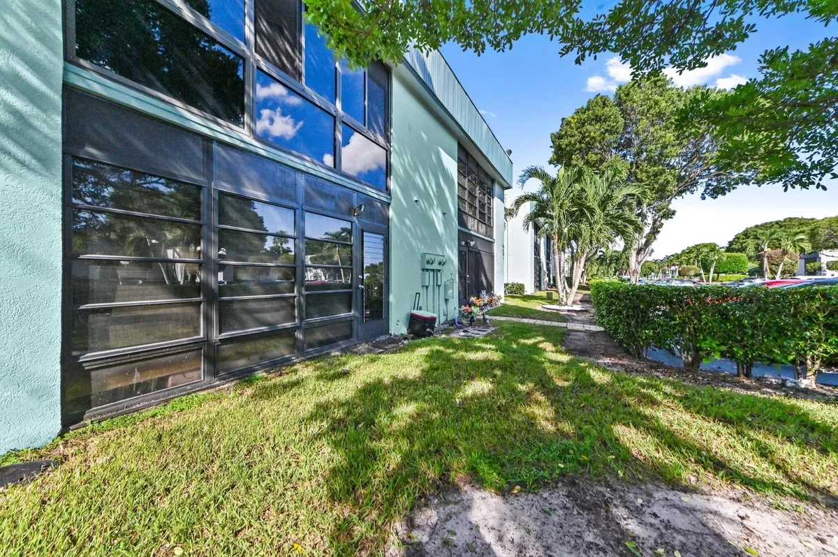 Unit 124 photo 22
