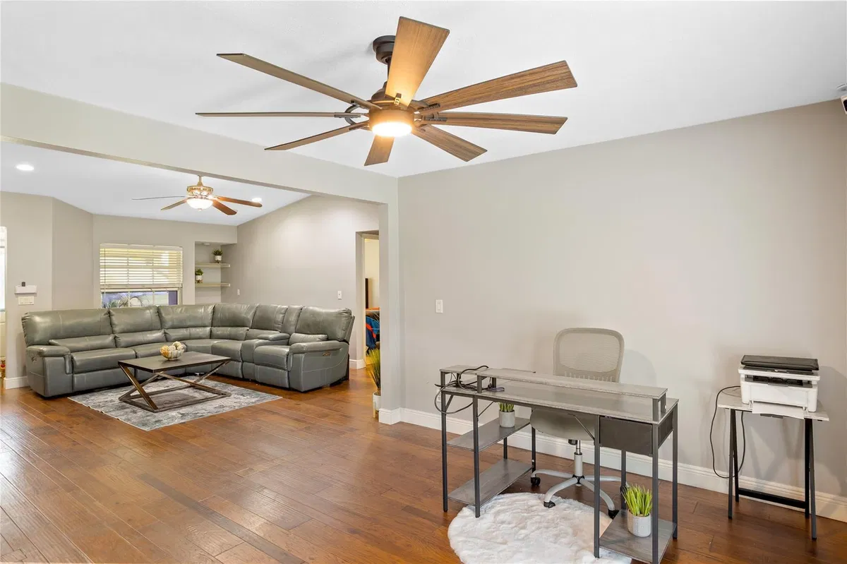  Residence photo 7