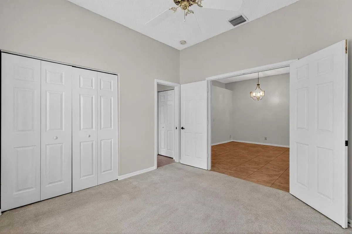 Residence photo 19