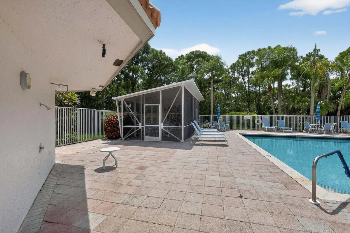 Residence photo 25