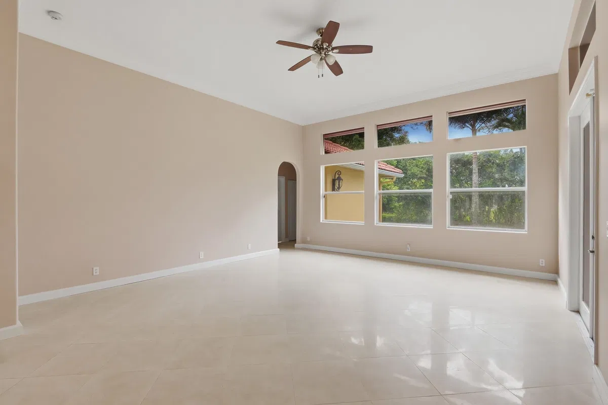 Residence photo 16