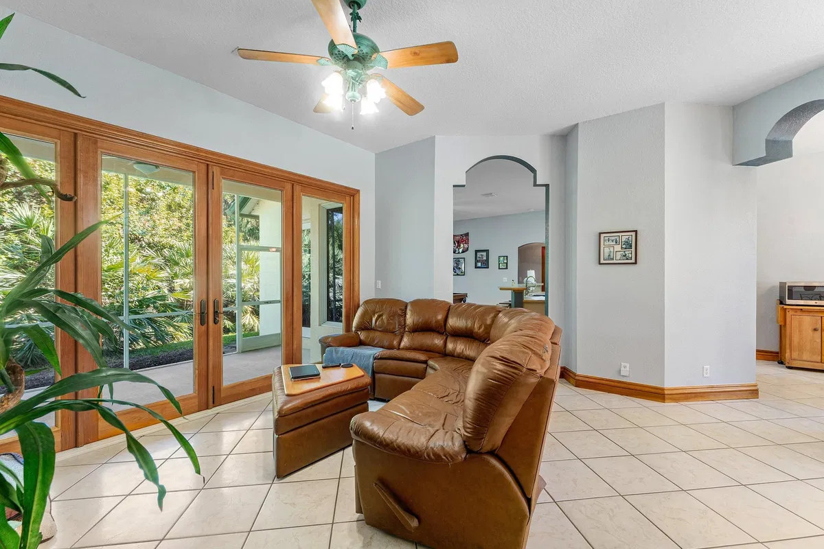  Residence photo 7