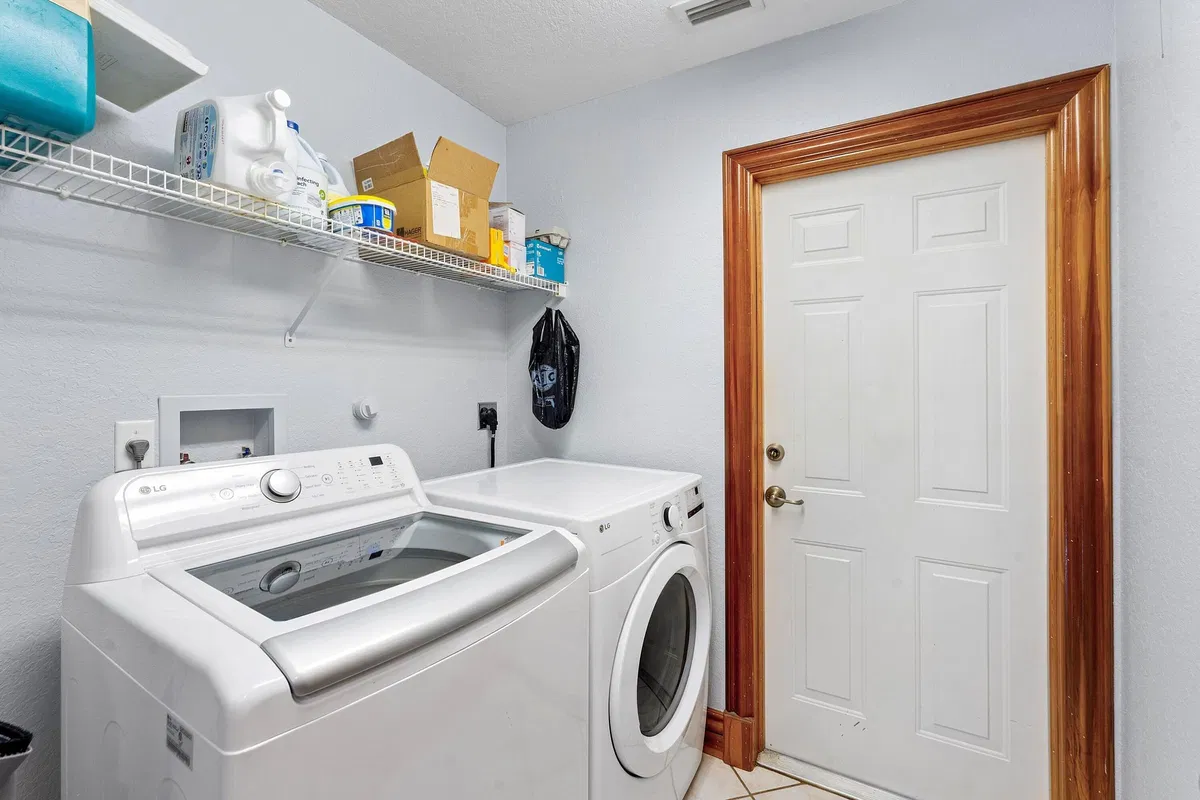  Residence photo 25