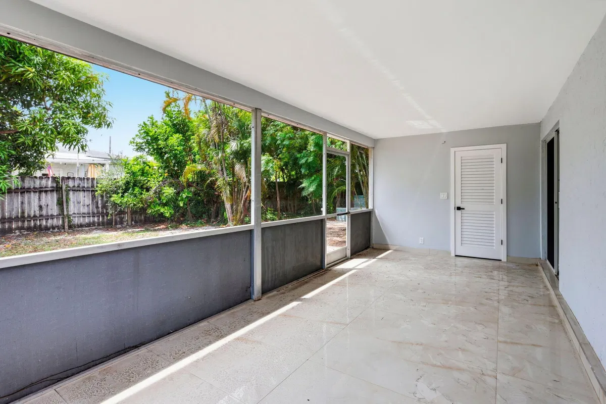 Residence photo 34