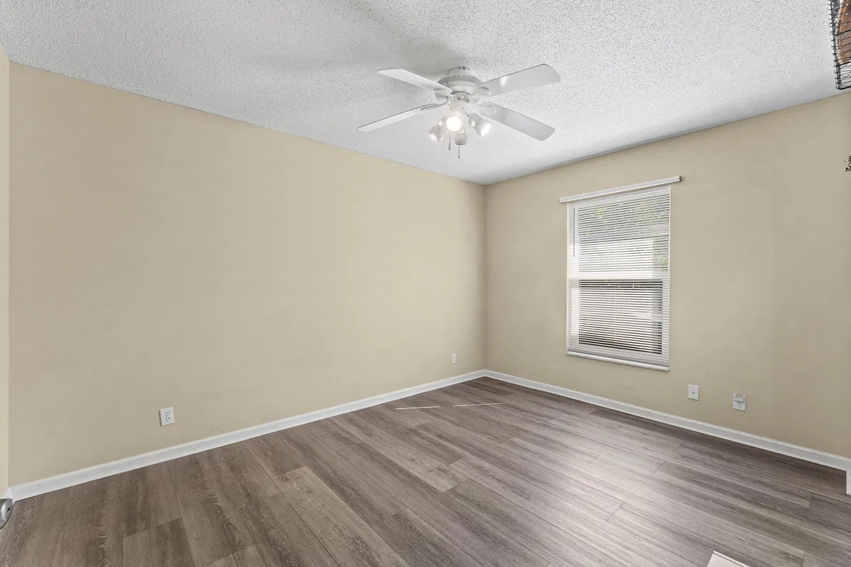Residence photo 22
