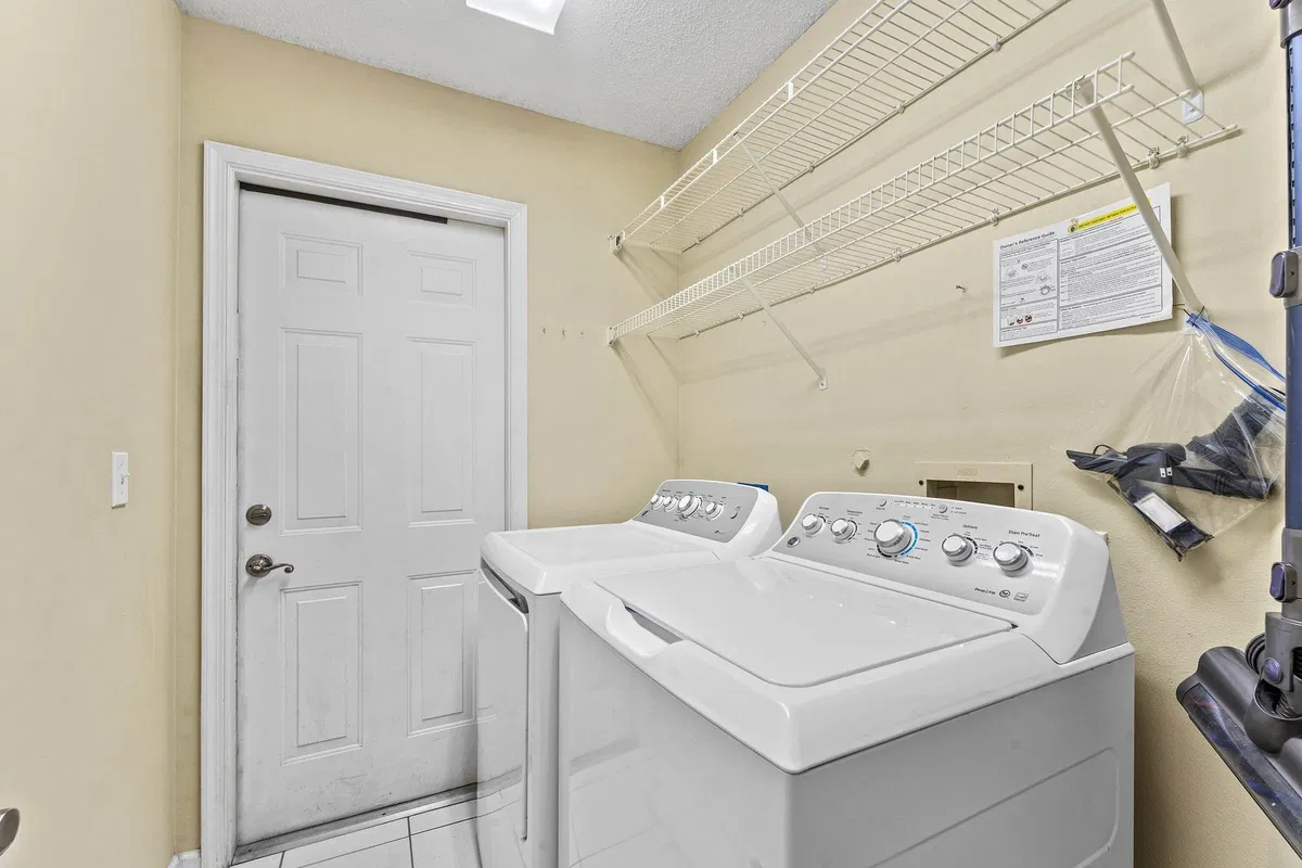 Residence photo 25