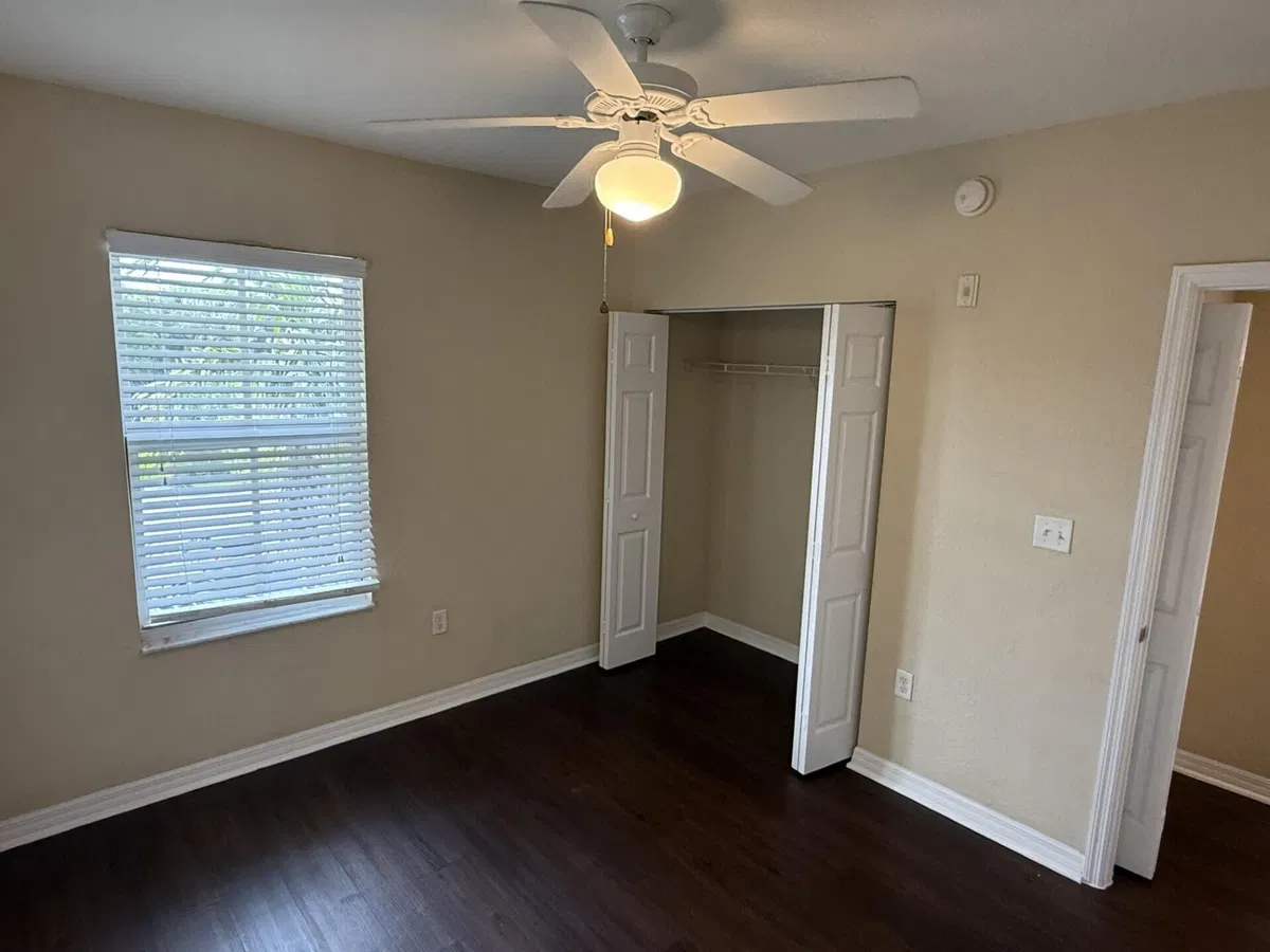 Unit 1306 photo 10