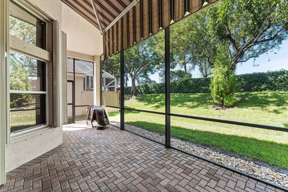 Residence photo 25