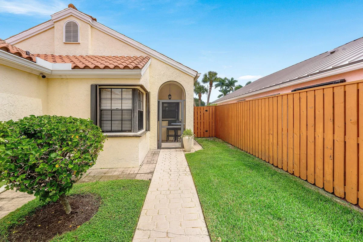 Residence photo 4