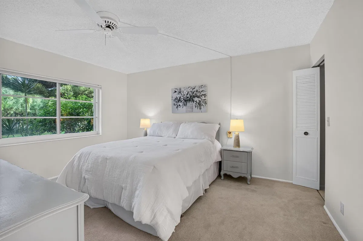 Unit 211 photo 22