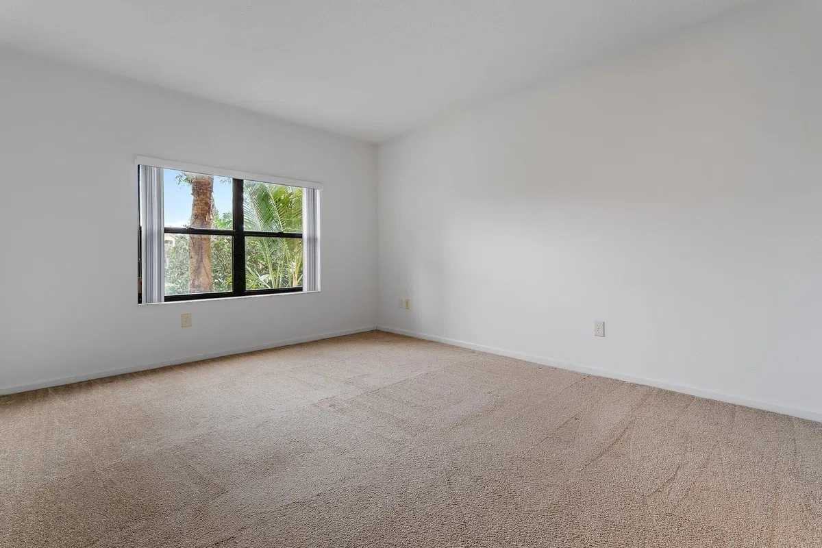 Unit 204 photo 19