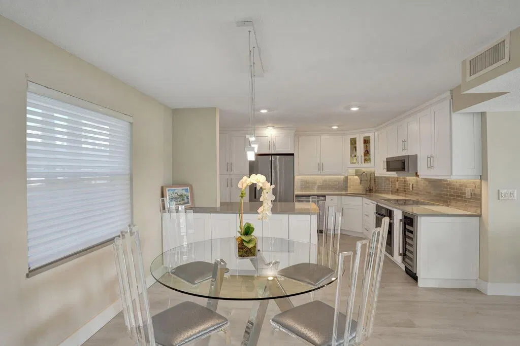 Unit 2110 photo 7