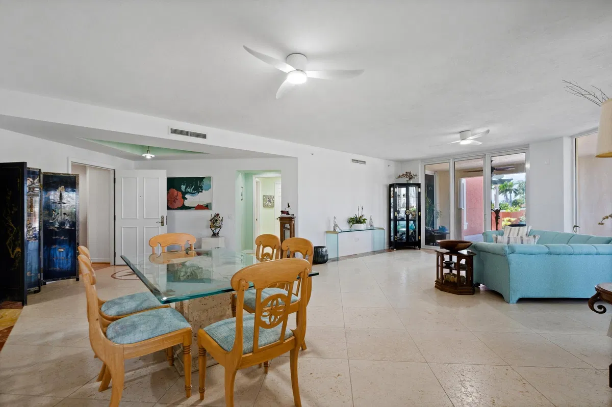 Unit 104 photo 16