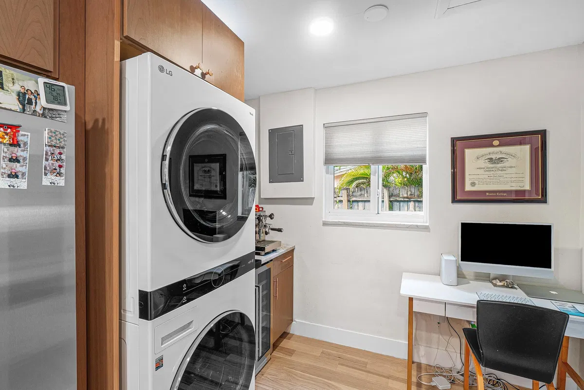 Residence photo 16
