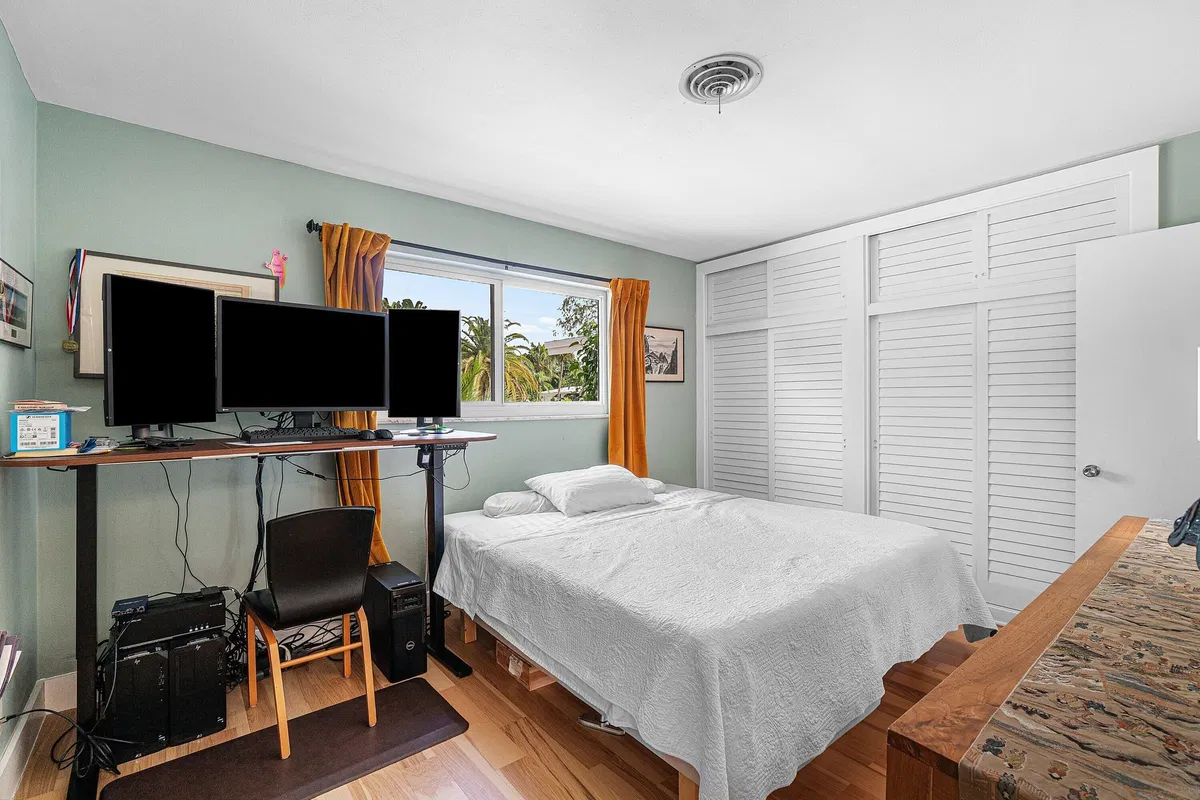 Residence photo 22