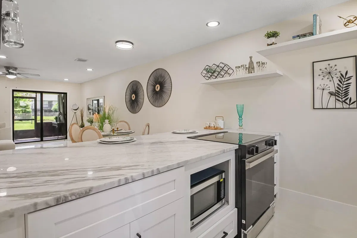 Unit 4605 photo 4