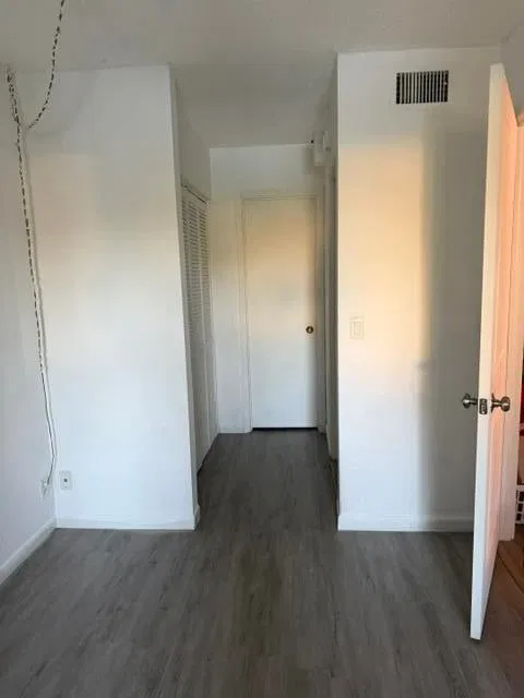 Unit C1 photo 4