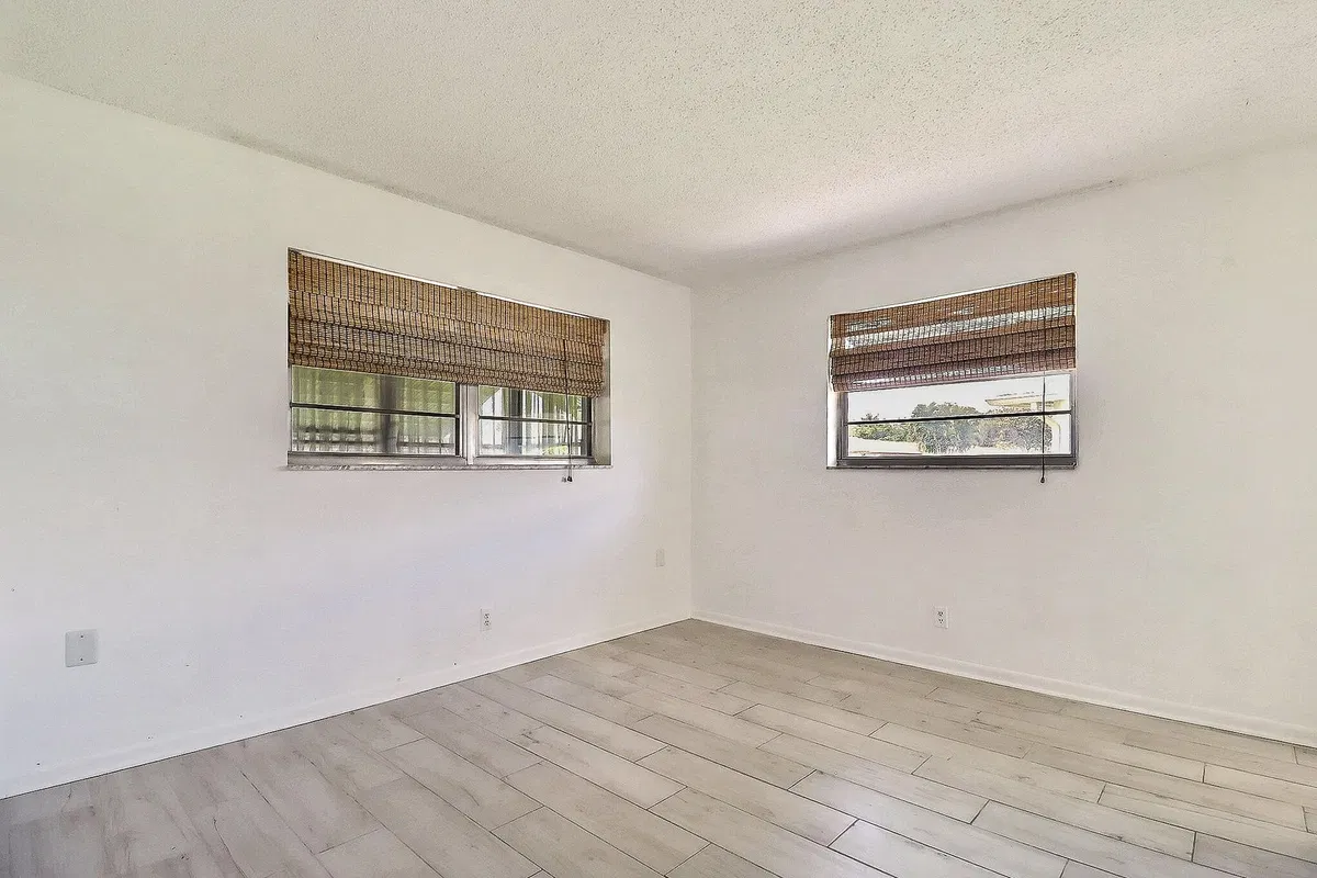  Residence photo 19