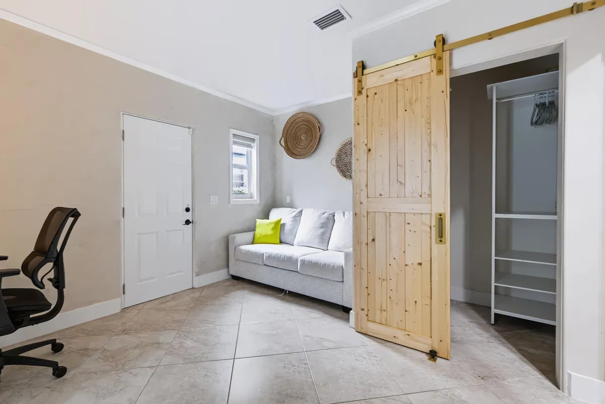 Residence photo 25