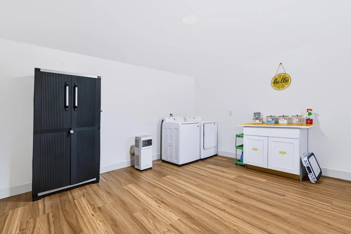 Residence photo 52