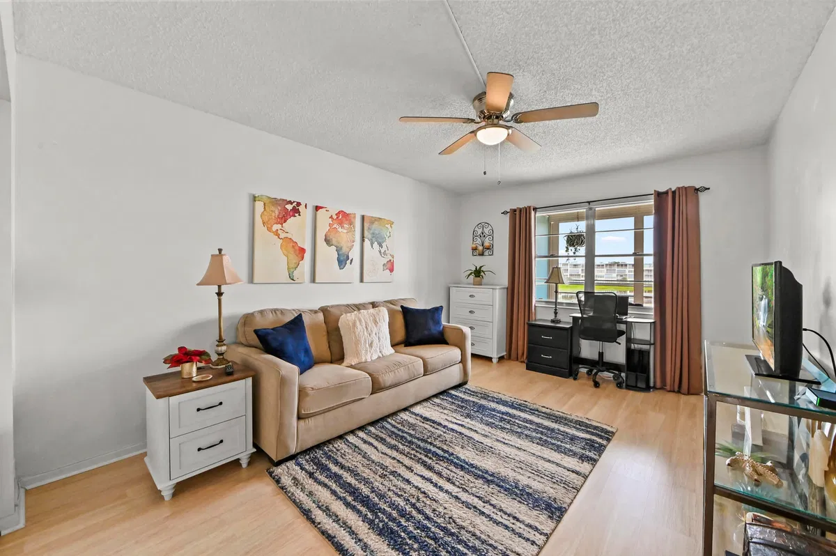  Residence photo 13