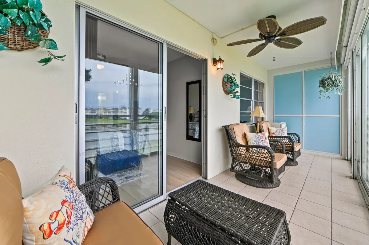  Residence photo 16