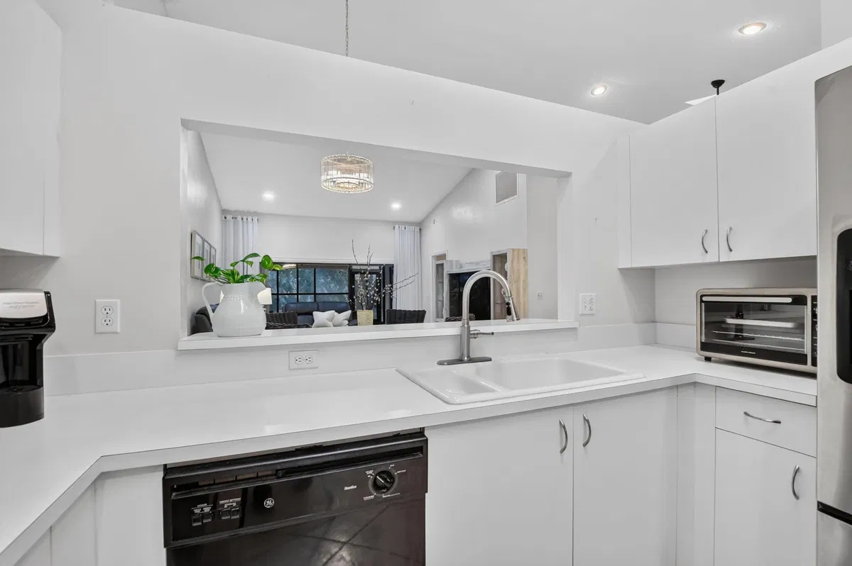 Unit 102 photo 28