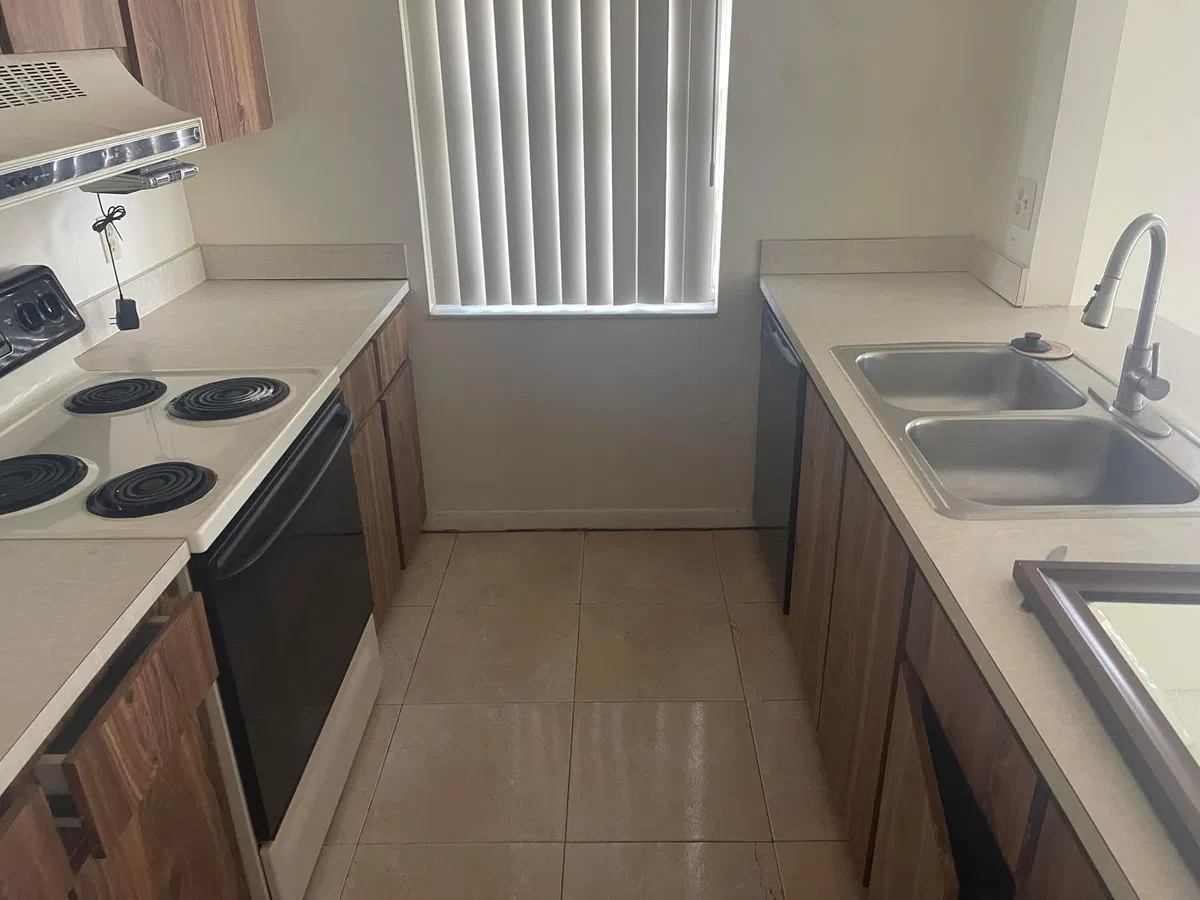 Unit 9144 photo 4