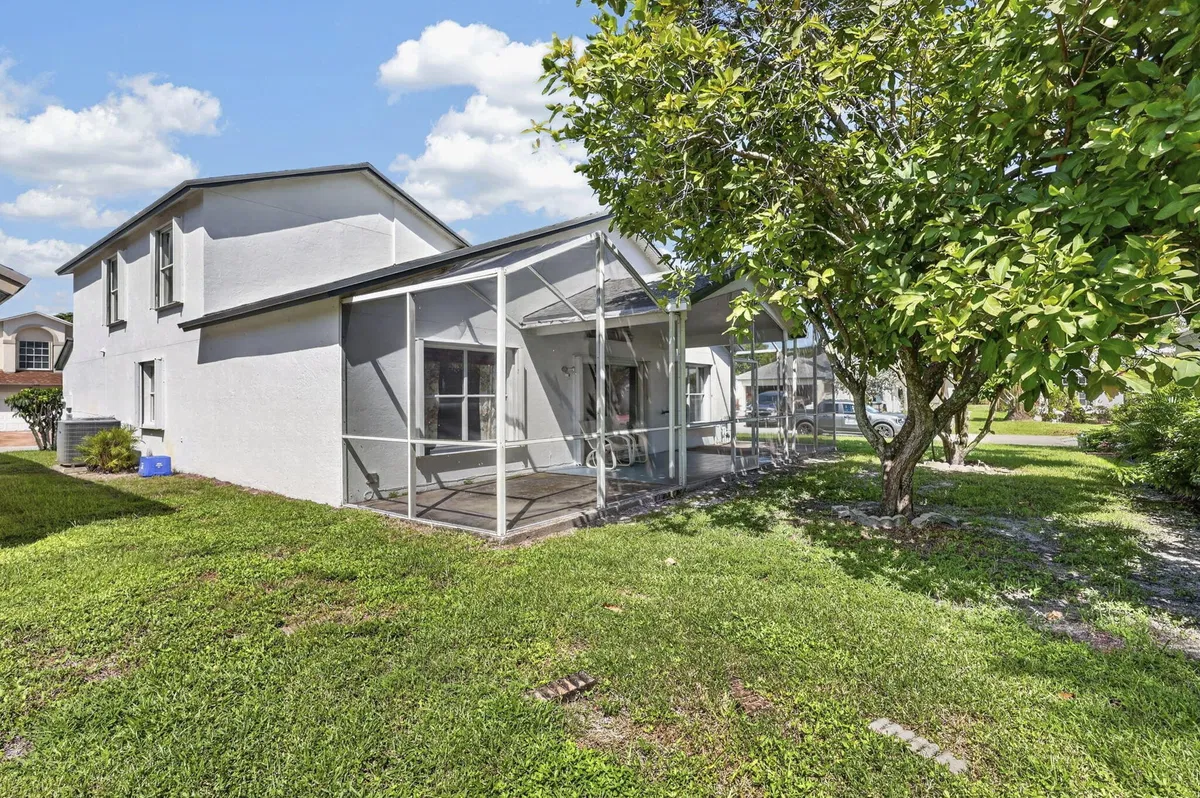 Residence photo 22