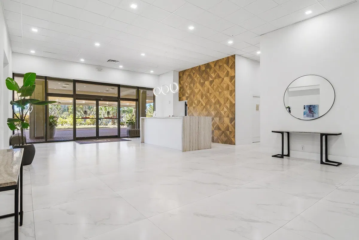 Consulate Place Unit 1005 photo 25