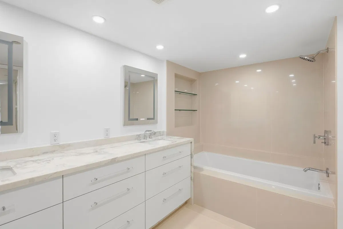 Unit 504 photo 25