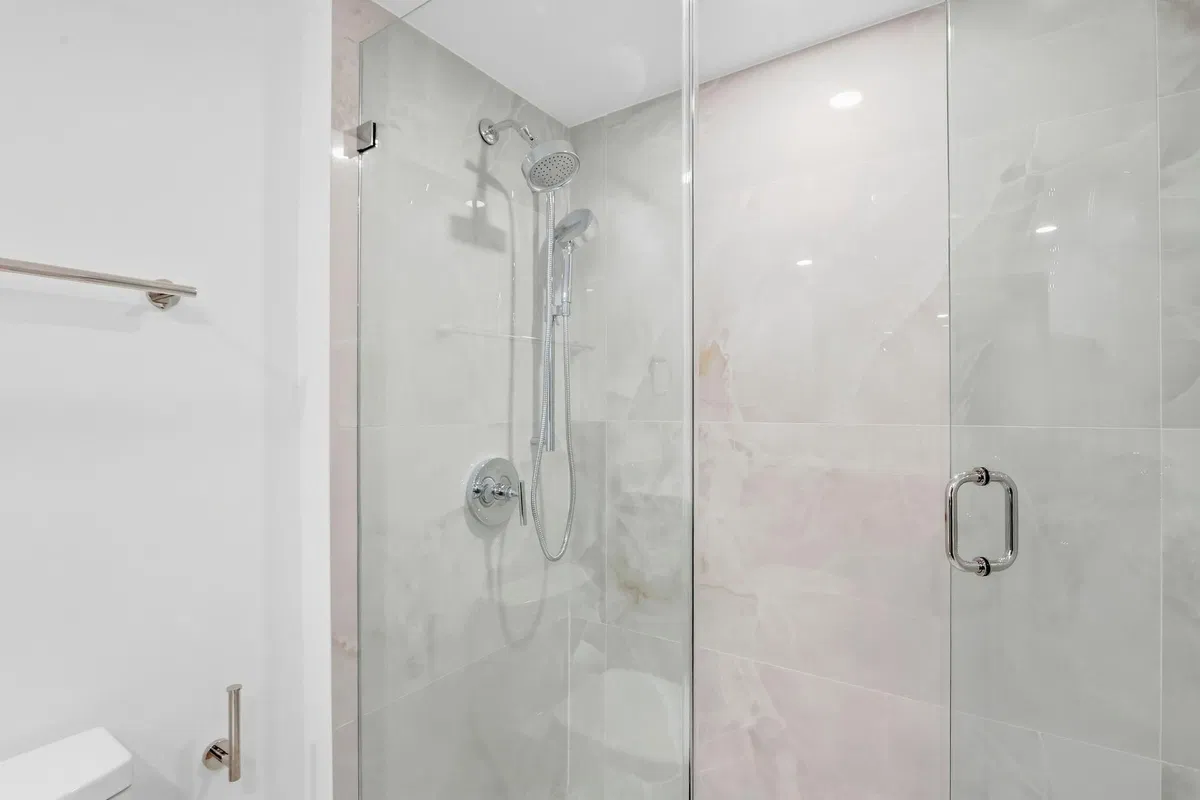 Unit 504 photo 31
