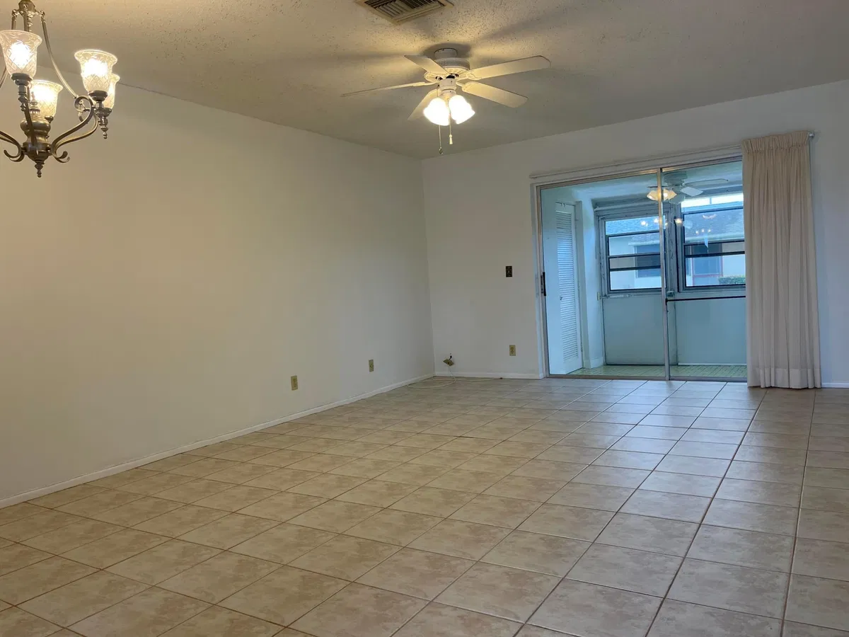  Residence photo 10