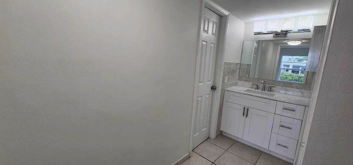 Unit 102 photo 43