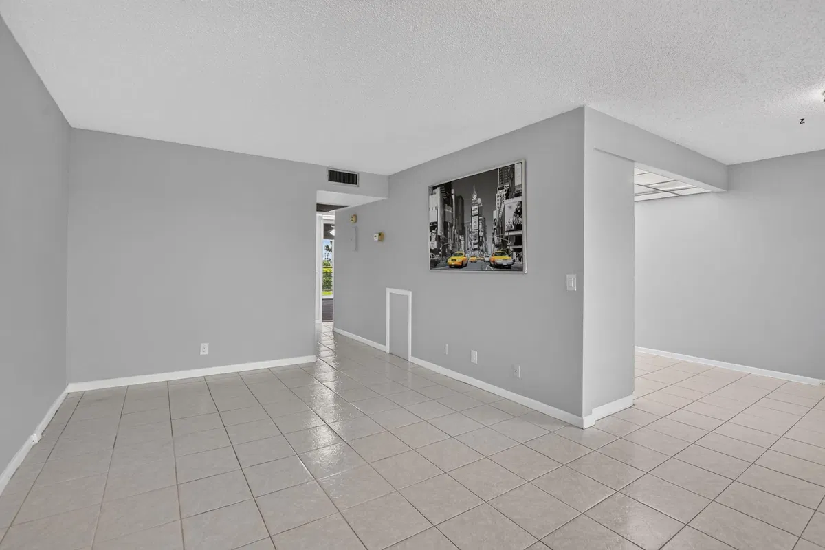  Residence photo 13