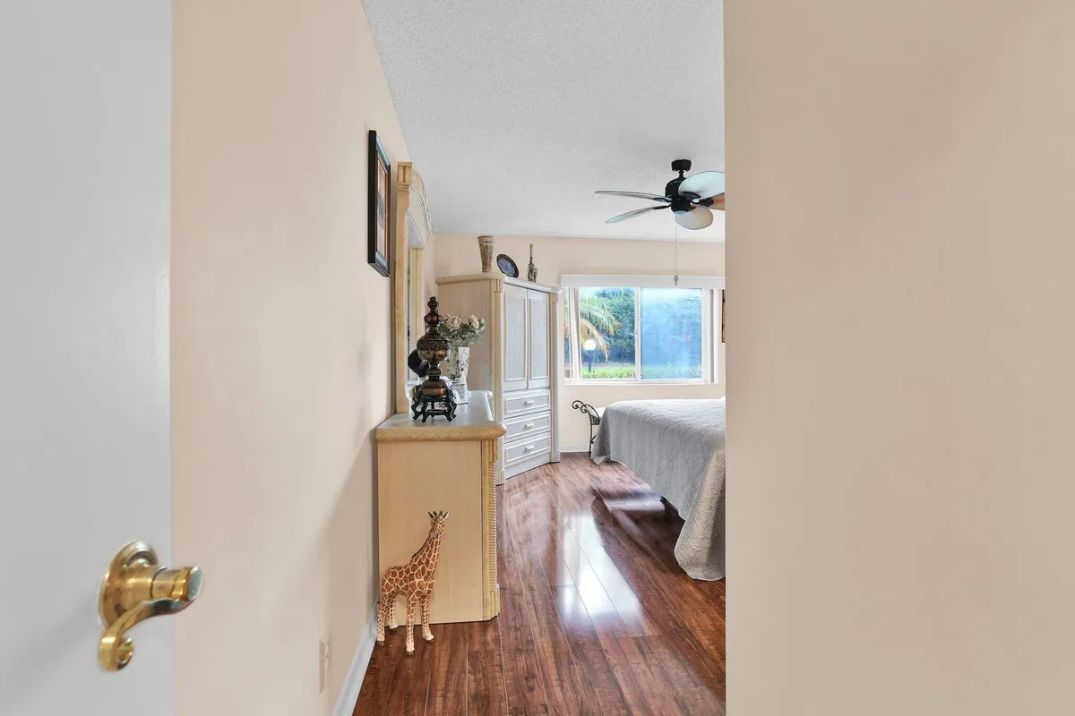  Residence photo 19