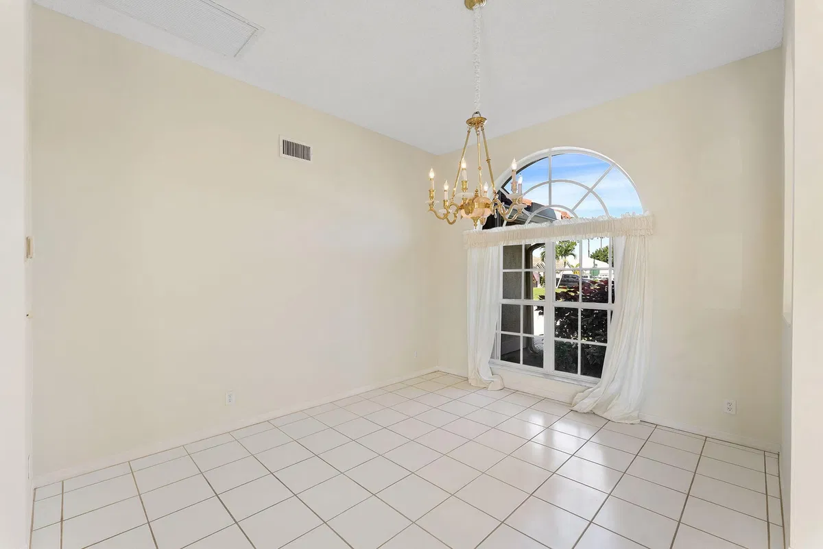  Residence photo 16
