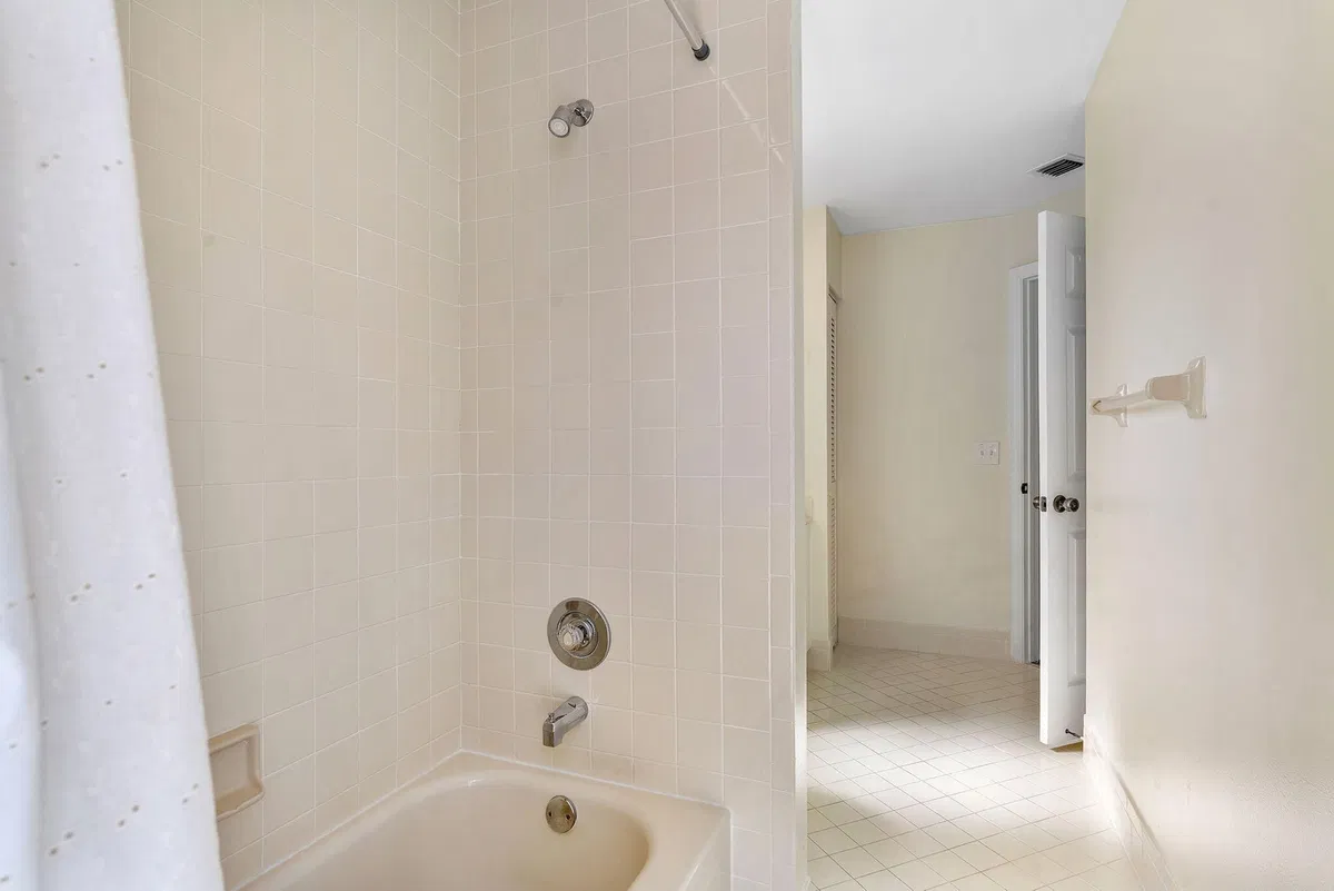  Residence photo 34