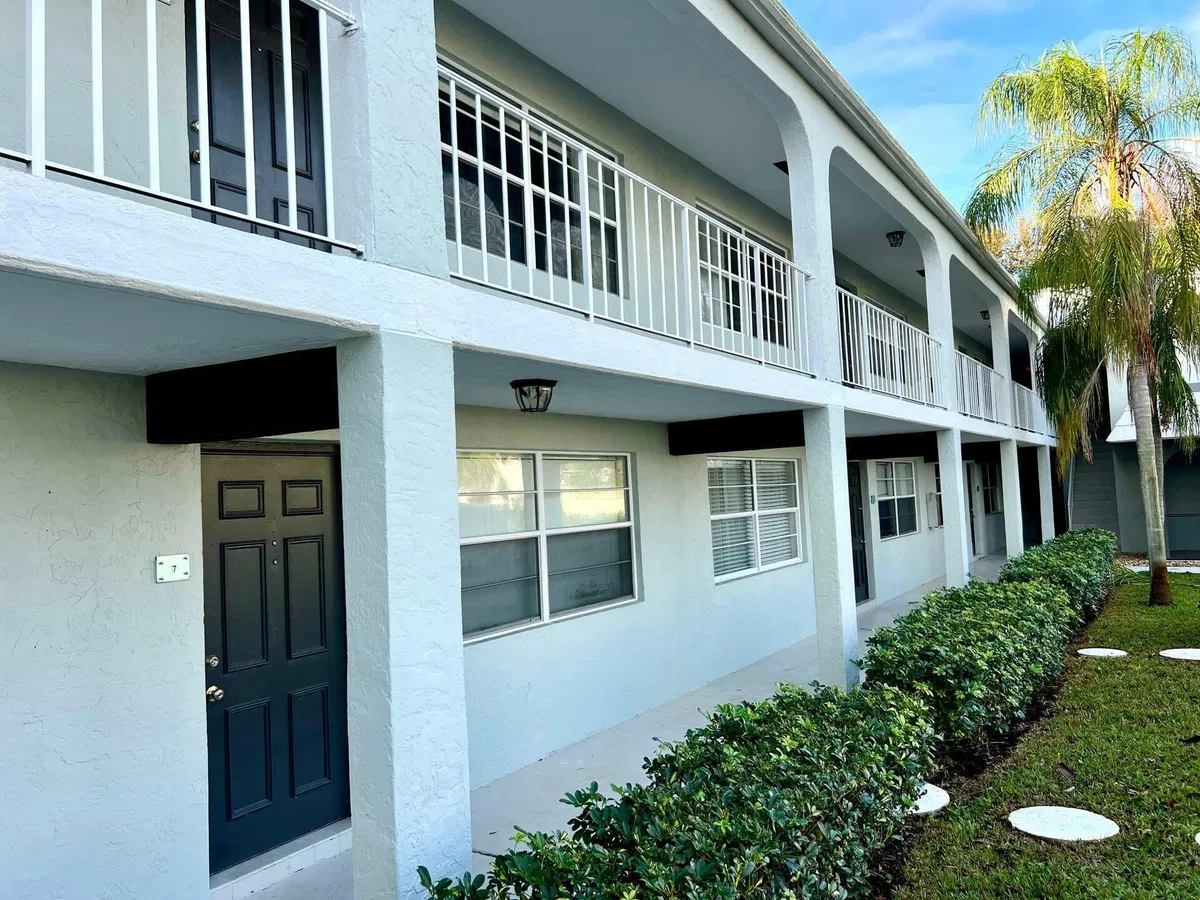 Unit Apt 9 photo 10