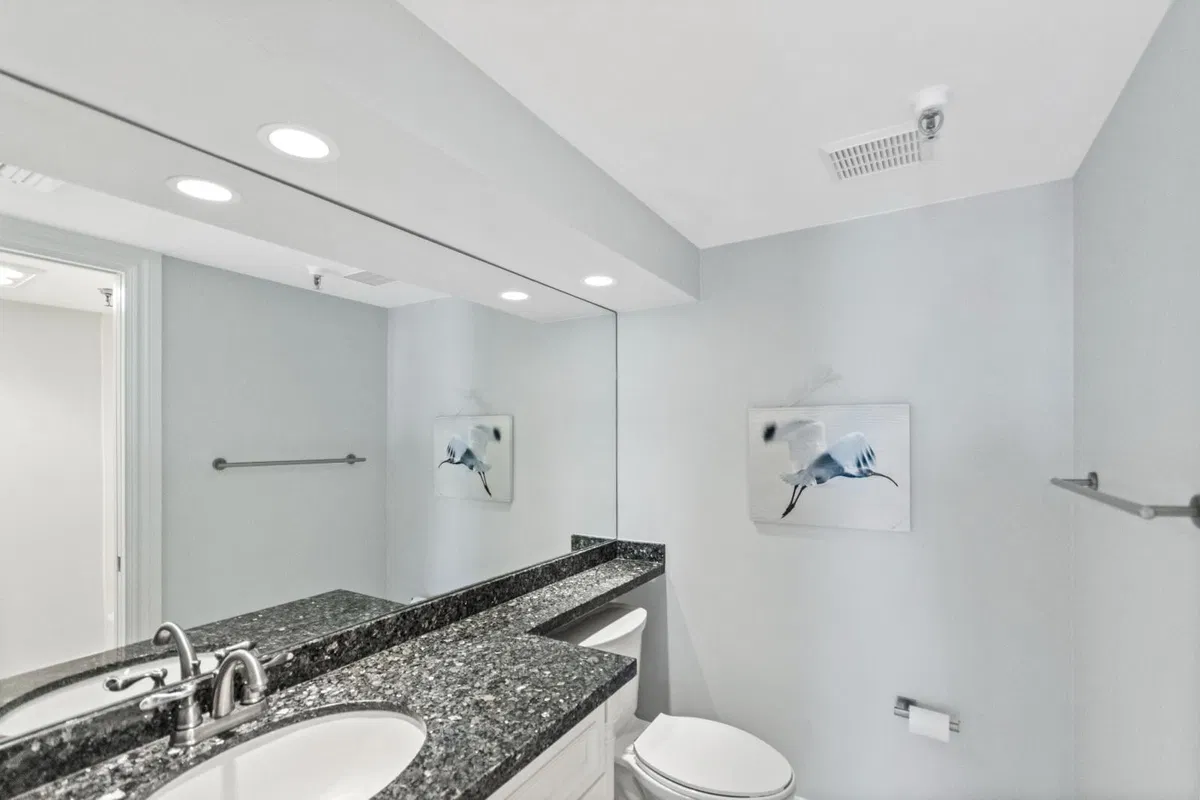 Unit 549 photo 22