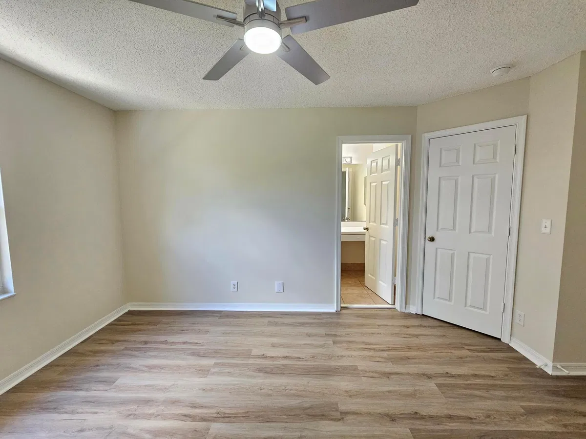 Residence photo 16