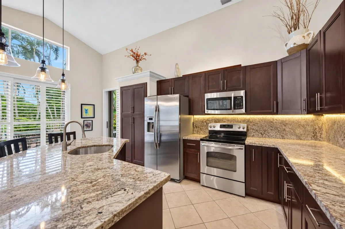  Residence photo 25