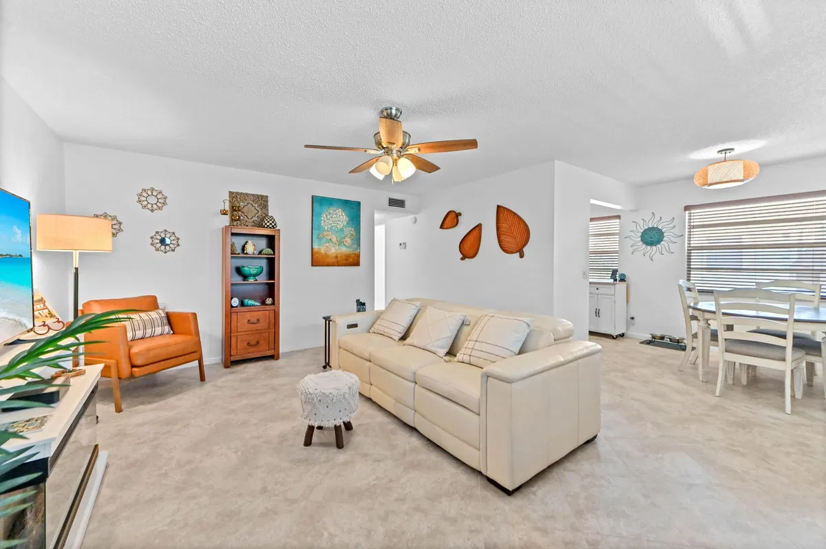  Residence photo 7
